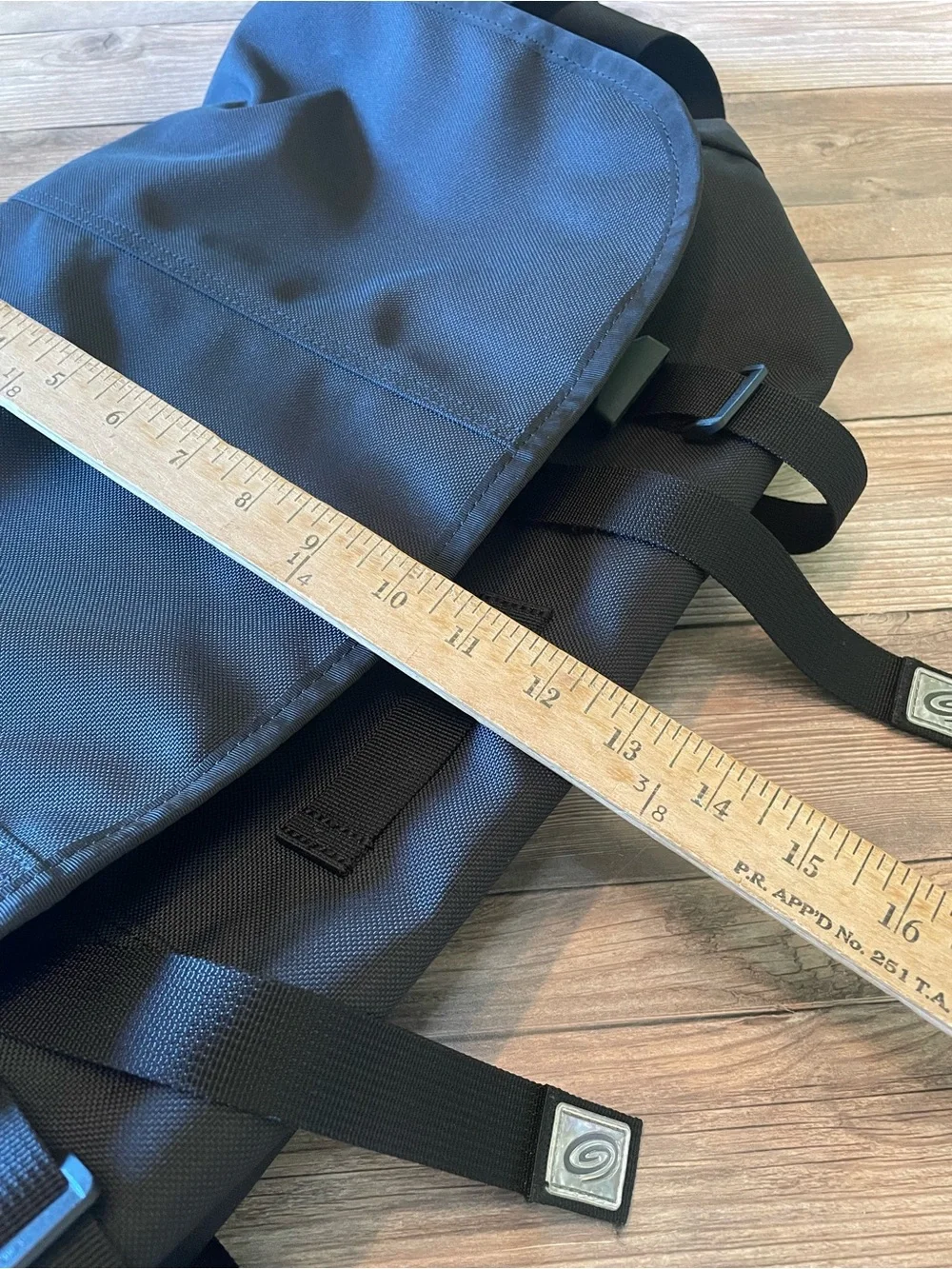 New ✨TIMBUK2 x META extra Large Messenger Bag